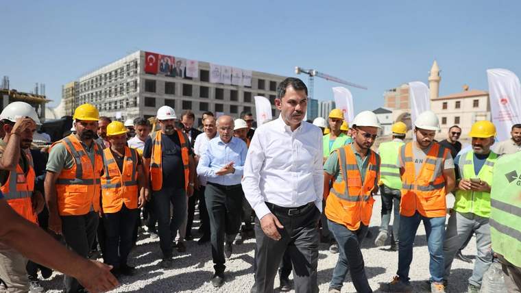 Murat Kurum’a fahri hemşehrilik beratı - Birlik Haber Ajansı