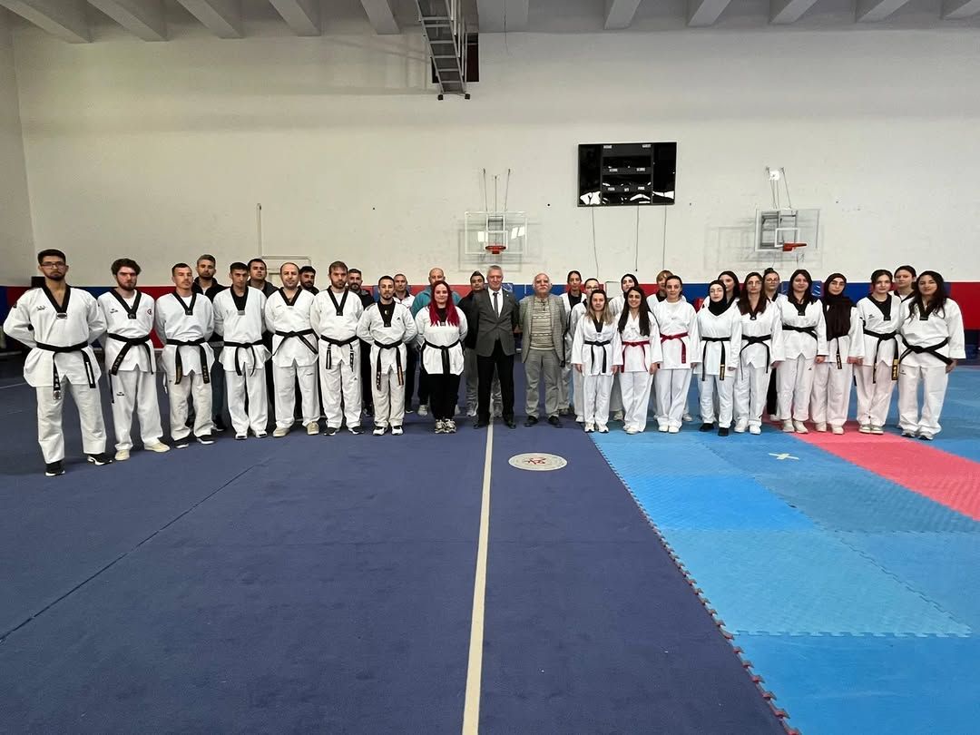 Sivas'ta Taekwondo Aday Hakem Kursu Düzenlendi