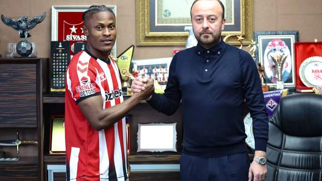 Sivasspor’dan Hücum Hattına Genç Takviye: Jonathan Okoronkwo ile 1,5 Yıllık Sözleşme