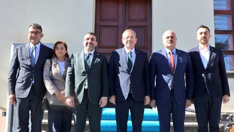 Kars Valisi Ziya Polat’a AK Parti heyetinden ziyaret - Birlik Haber Ajansı