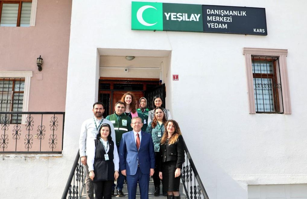 Kars Valisi Ziya Polat, Yeşilay Derneği'ni ziyaret etti - Birlik Haber Ajansı