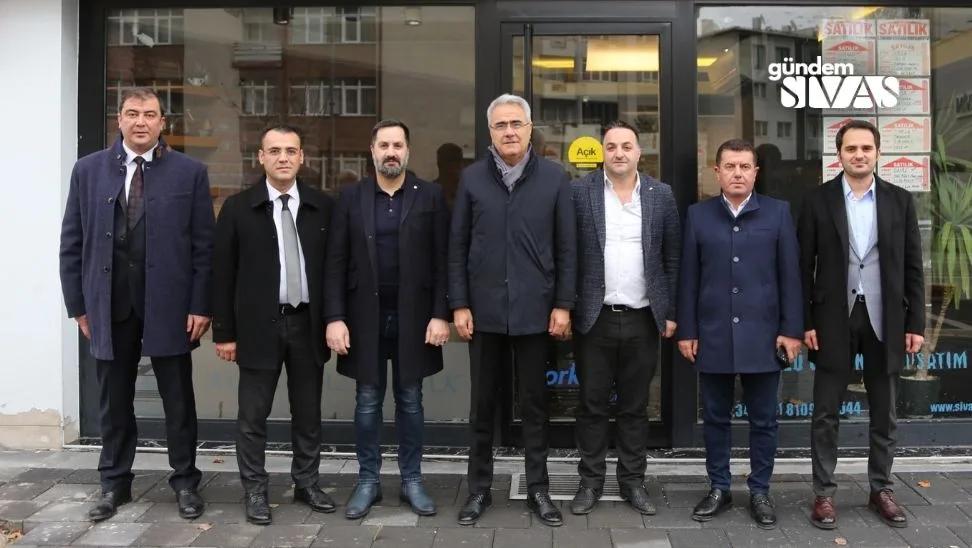 Başkan Özdemir, Esnafı Ziyaret Etti