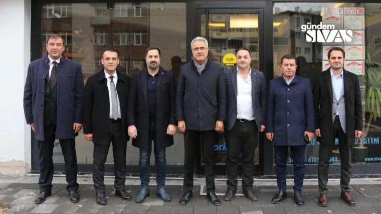 Başkan Özdemir, Esnafı Ziyaret Etti