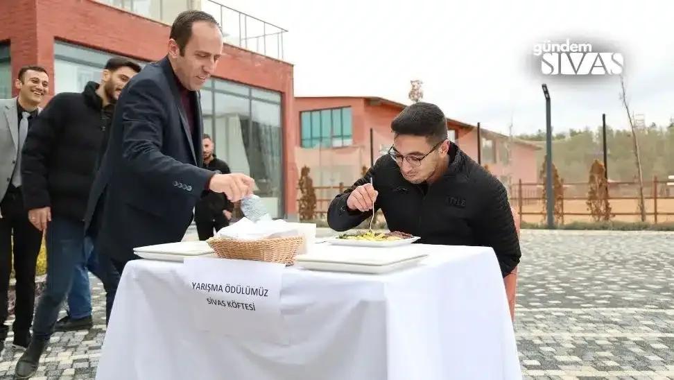 Sivaslılar Şişeyle Değil, Köfteyle Yarıştı