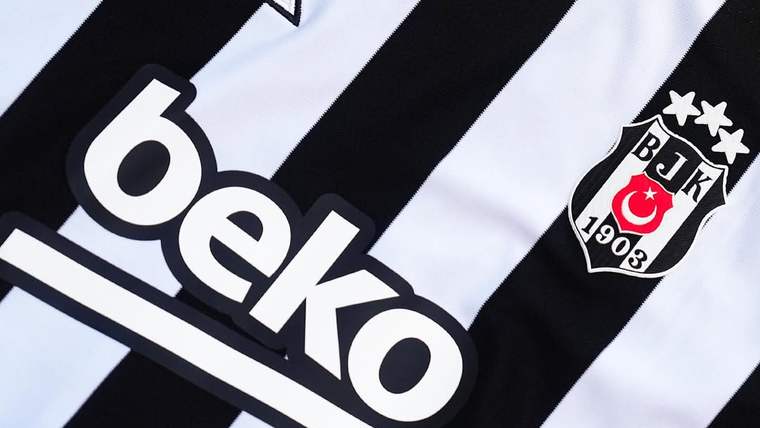 Beşiktaş Çubuklu Formayla Sahneye Çıkıyor