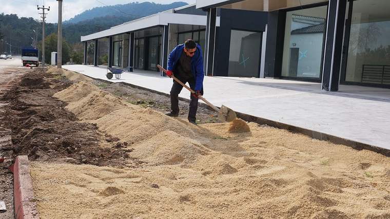 Tekirova Mahallesi’nde kaldırım çalışması - Birlik Haber Ajansı