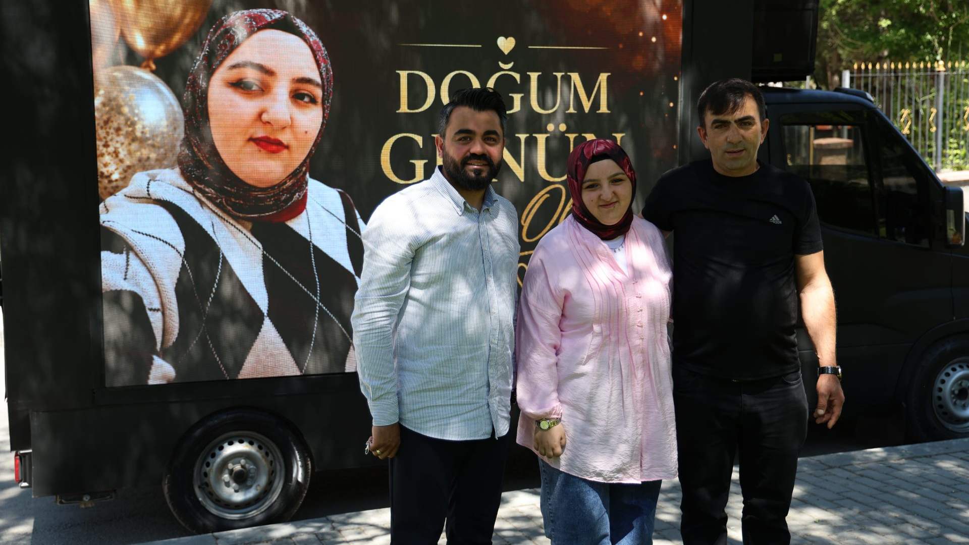 Sivas’ta özel çocuk Esra’ya özel kutlama!