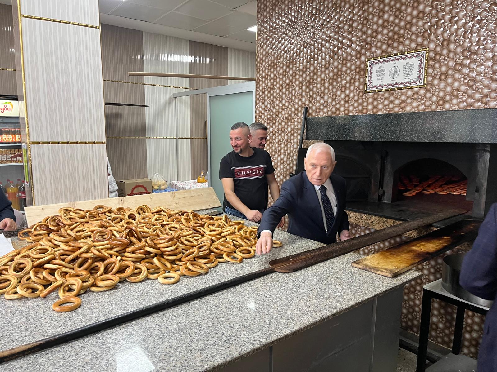 Memleketinin tescilli simidini Başkent'e taşıdı - Birlik Haber Ajansı