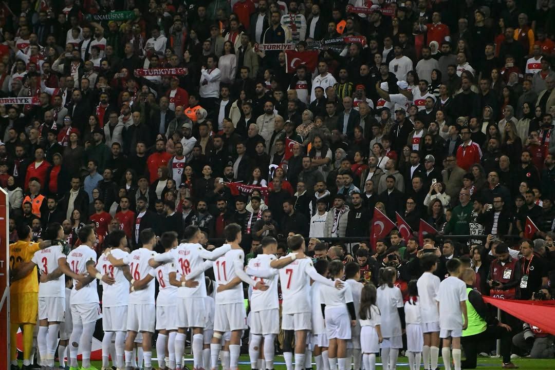 Fenerbahçe, Milli Takım'ın Gürcistan Galibiyetini Kutladı
