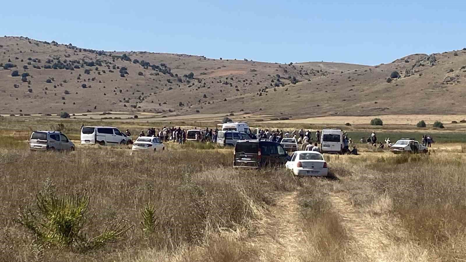 “Arızayı gidermek isteyen Selvi” bıçakların arasında kaldı