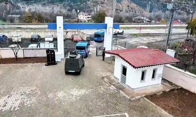 Sivas'ta Jandarma Operasyonu: Minibüste 10 Kaçak Göçmen Yakalandı