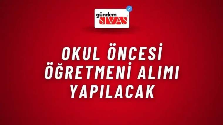 Kırmızı zemin üzerinde beyaz büyük harflerle okul öncesi öğretmeni alımını duyuran yazı ve üstte logo bulunuyor.