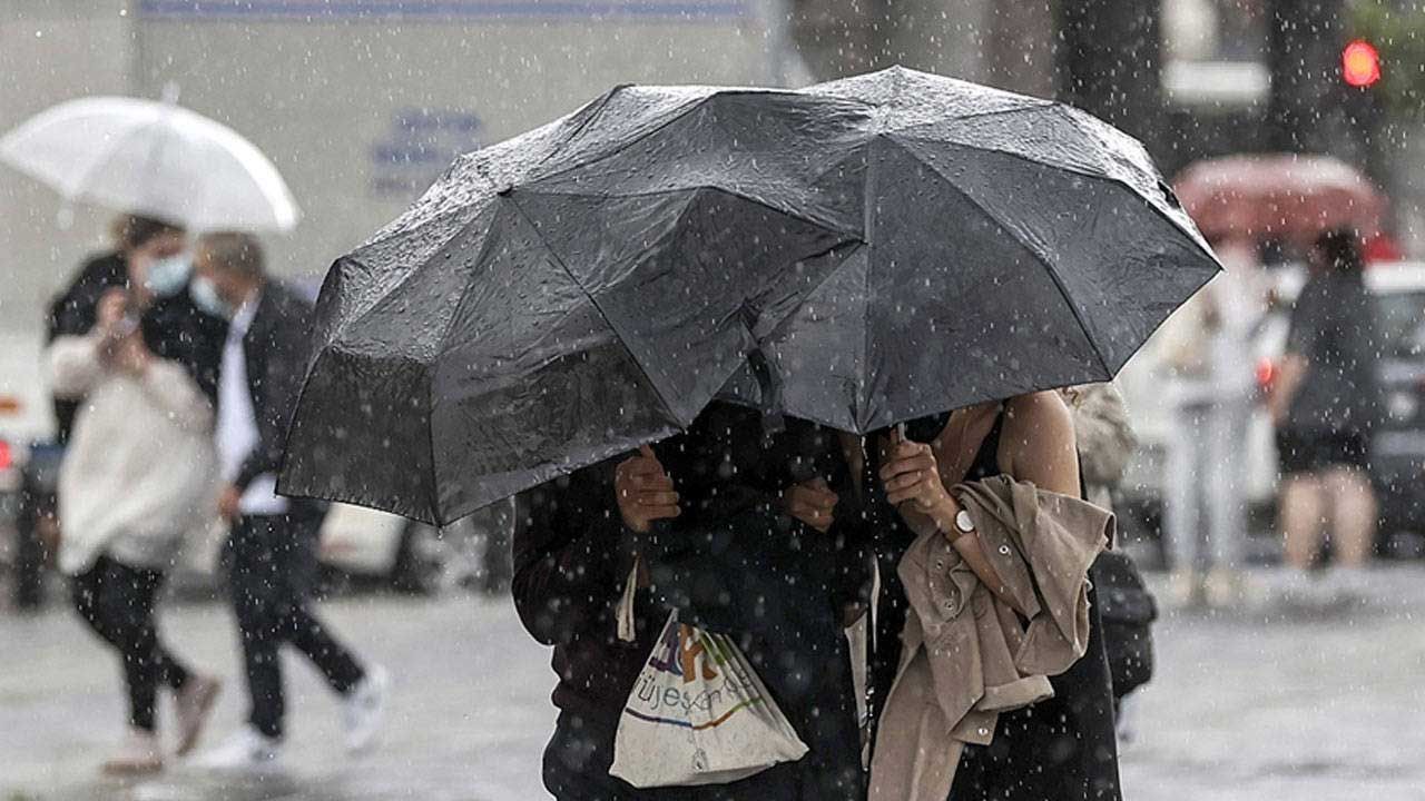 Meteoroloji'den 17 il için kuvvetli yağış ve rüzgar uyarısı