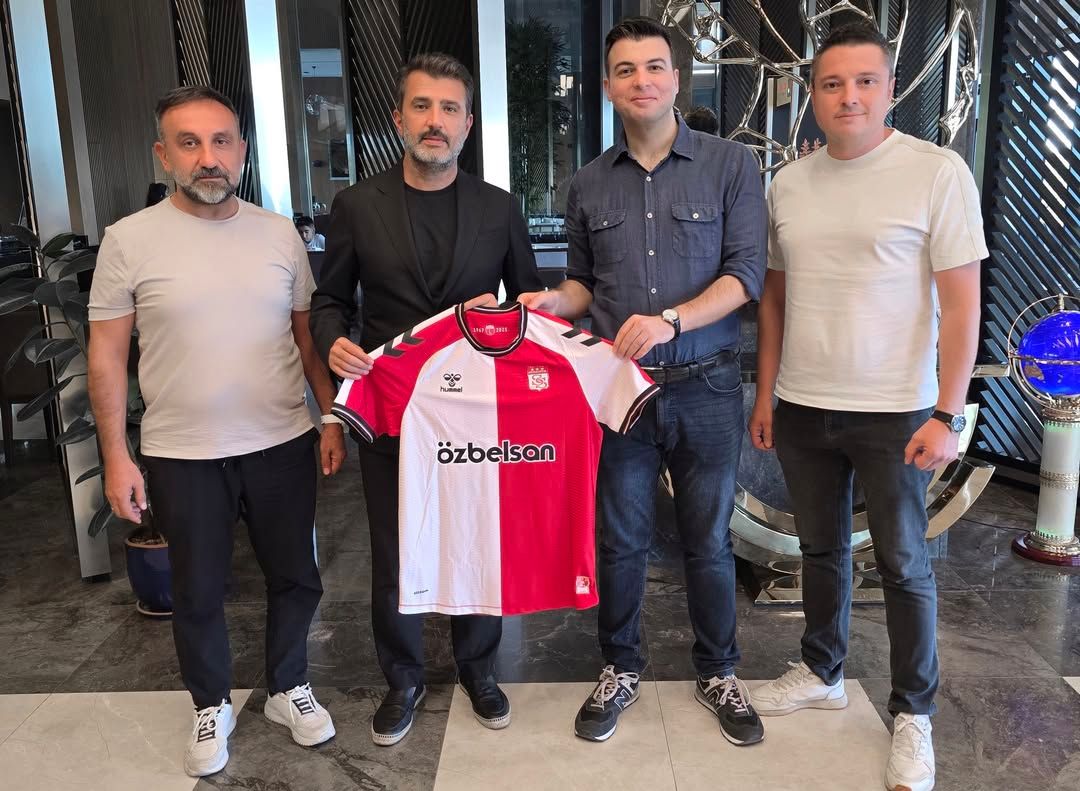 Sivasspor Heyeti Diyarbakır'da Vali Yardımcısı Tarafından Ziyaret Edildi