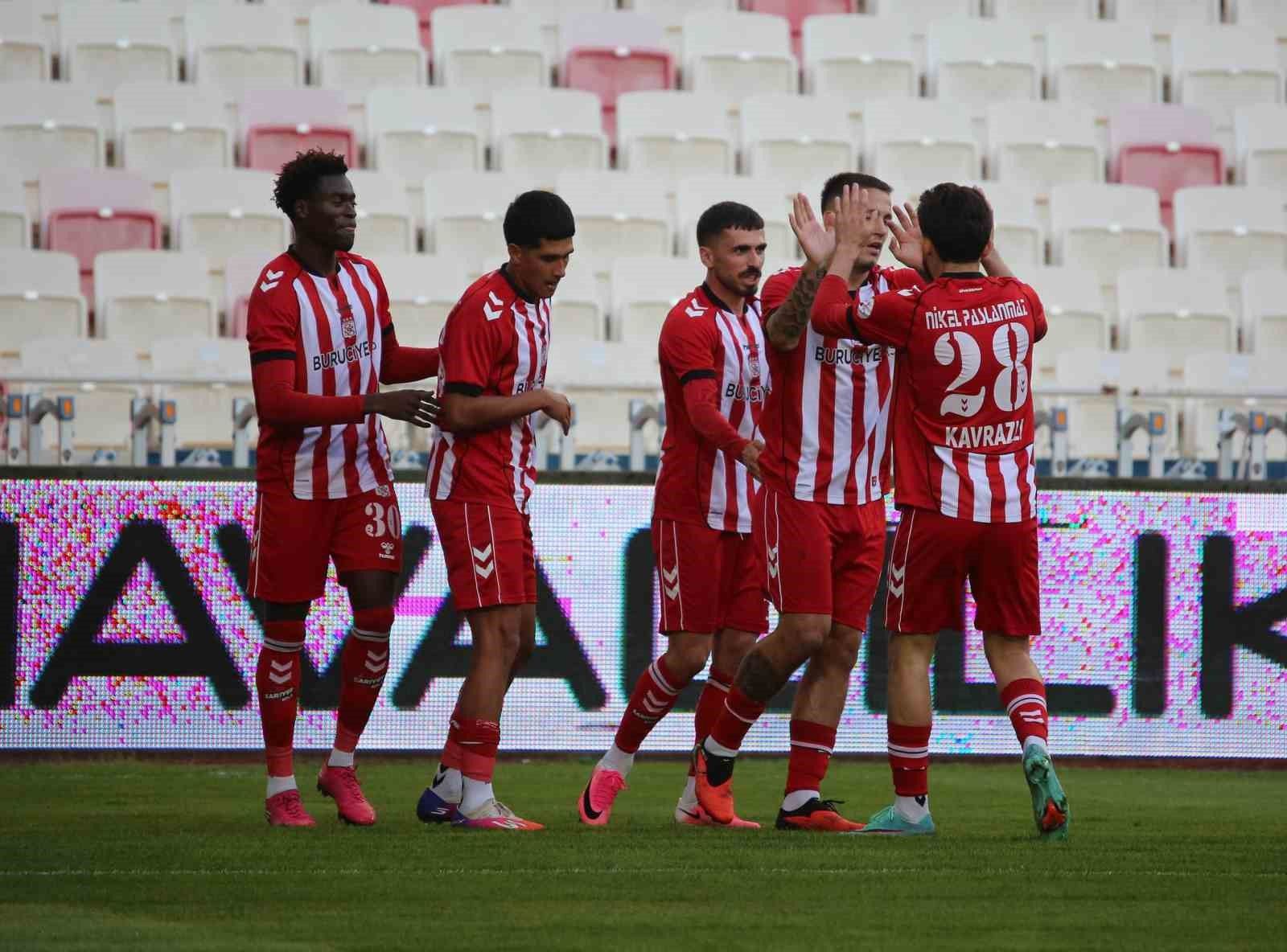 4 golle Sivasspor, Pendikspor’u 4-1 mağlup etti