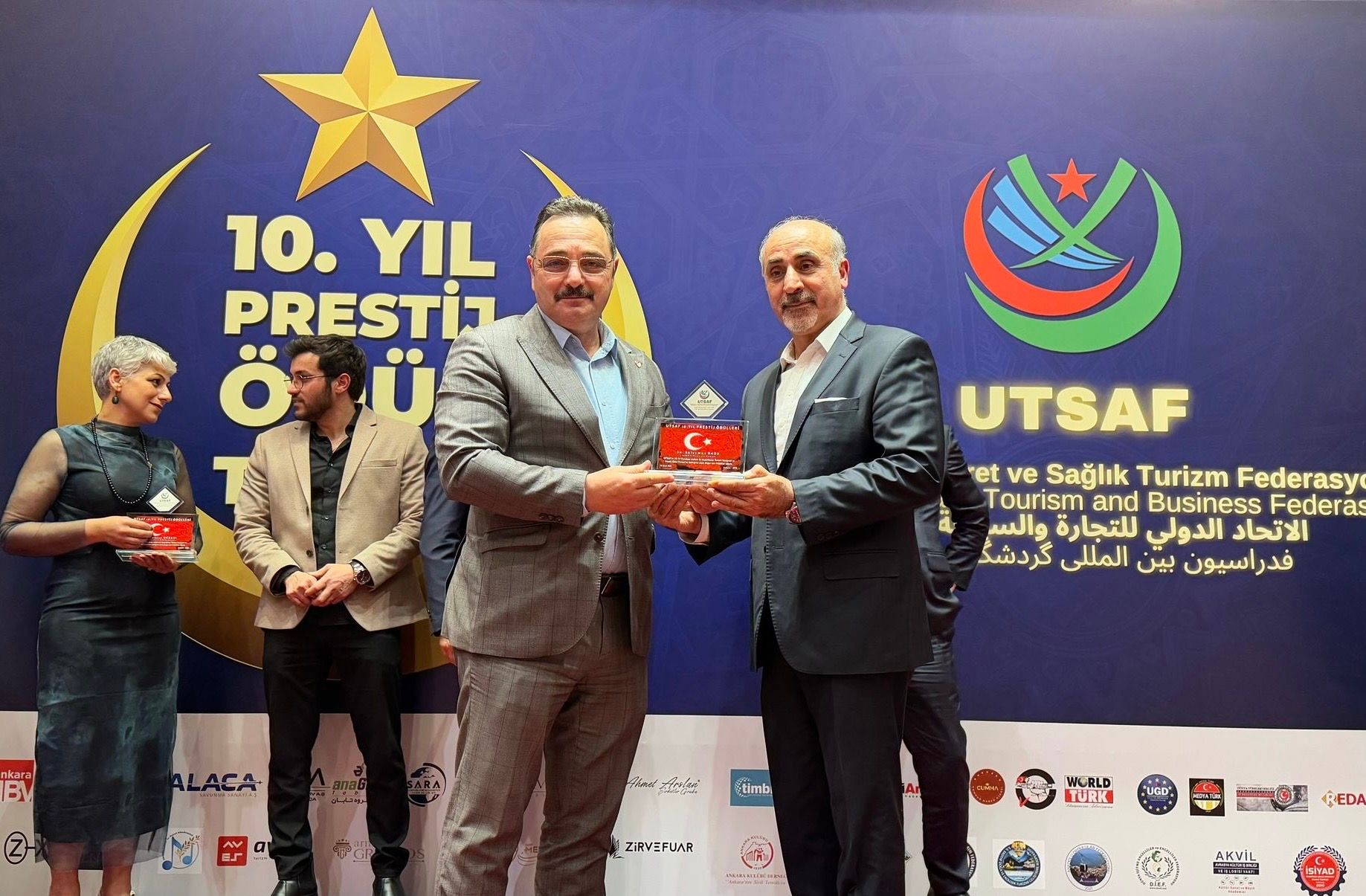 UTSAF’tan TİMBİR Başkanı Dr. Süleyman Basa’ya ödül! - Birlik Haber Ajansı