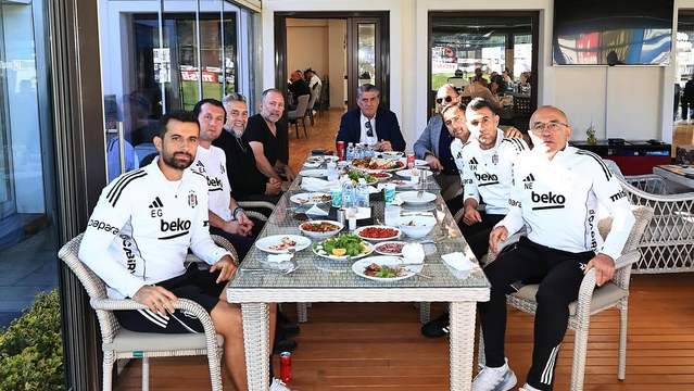 Beşiktaş Başkanı Adalı, Derbi Öncesi Takımla Moral Yemeğinde