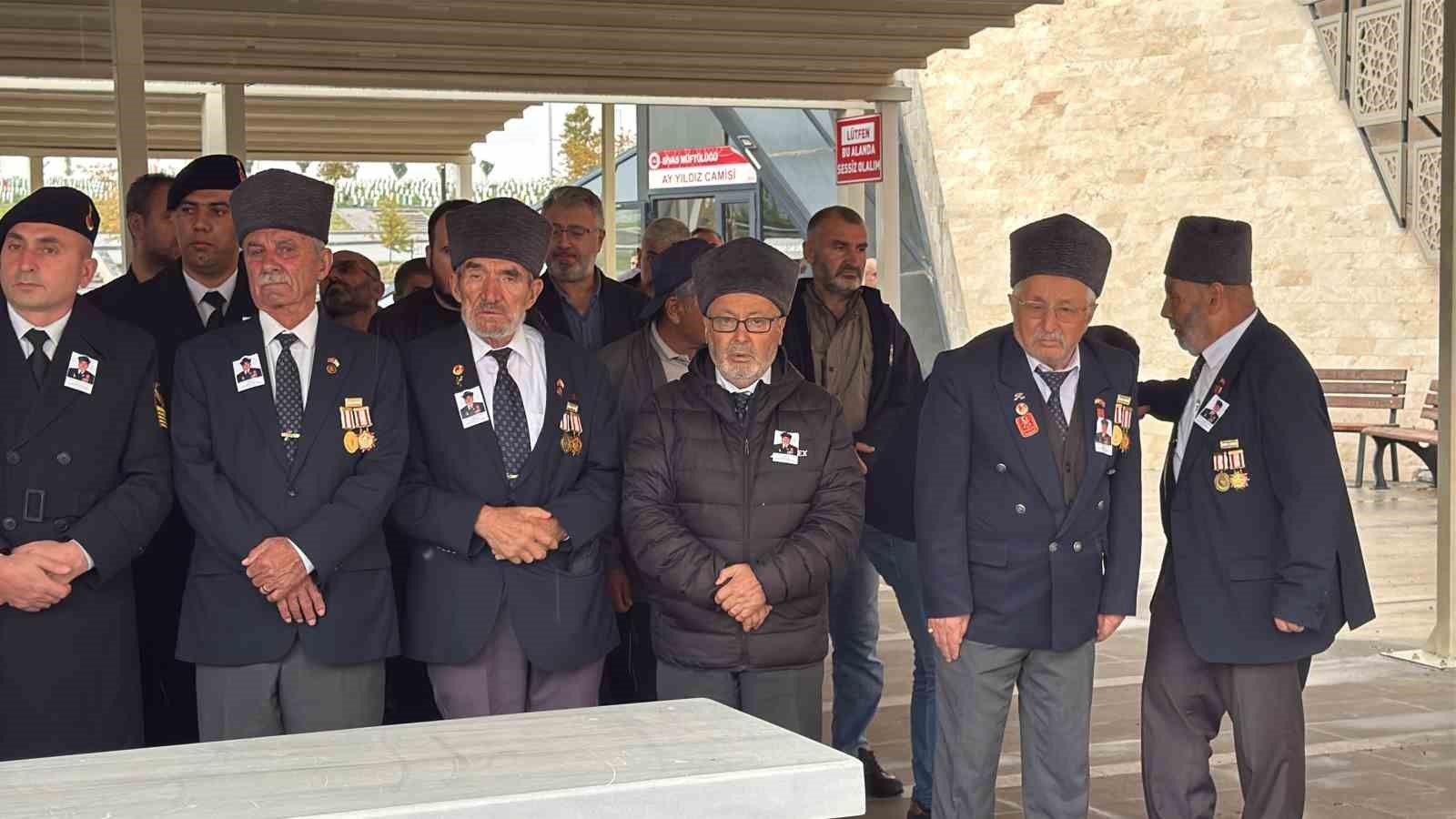 94 yaşındaki Sivas’ın son Kore Gazisi son yolculuğuna uğurlandı