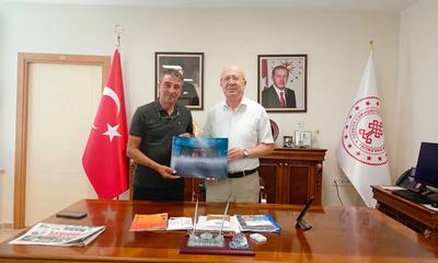 Sivas'ta Keçi Çiftliği Sahibi, Kültürel Etkinliklere Destek Vadederek İl Kültür ve Turizm Müdürlüğü'nü Ziyaret Etti