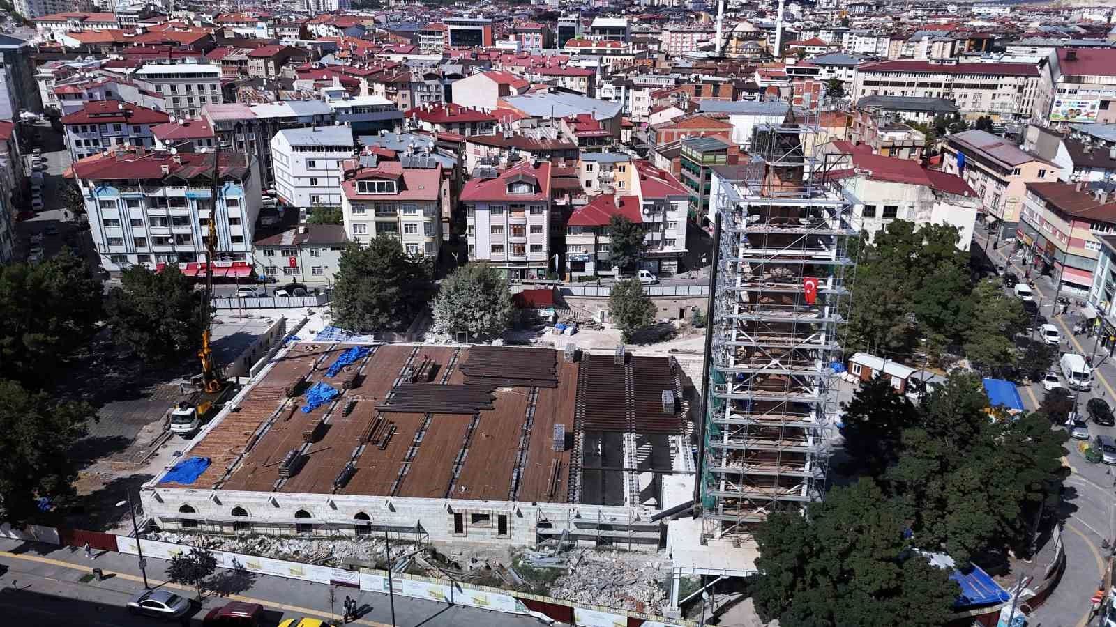 Sivas Ulu Camii minaresindeki yeşil çanakların sırrı çözüldü