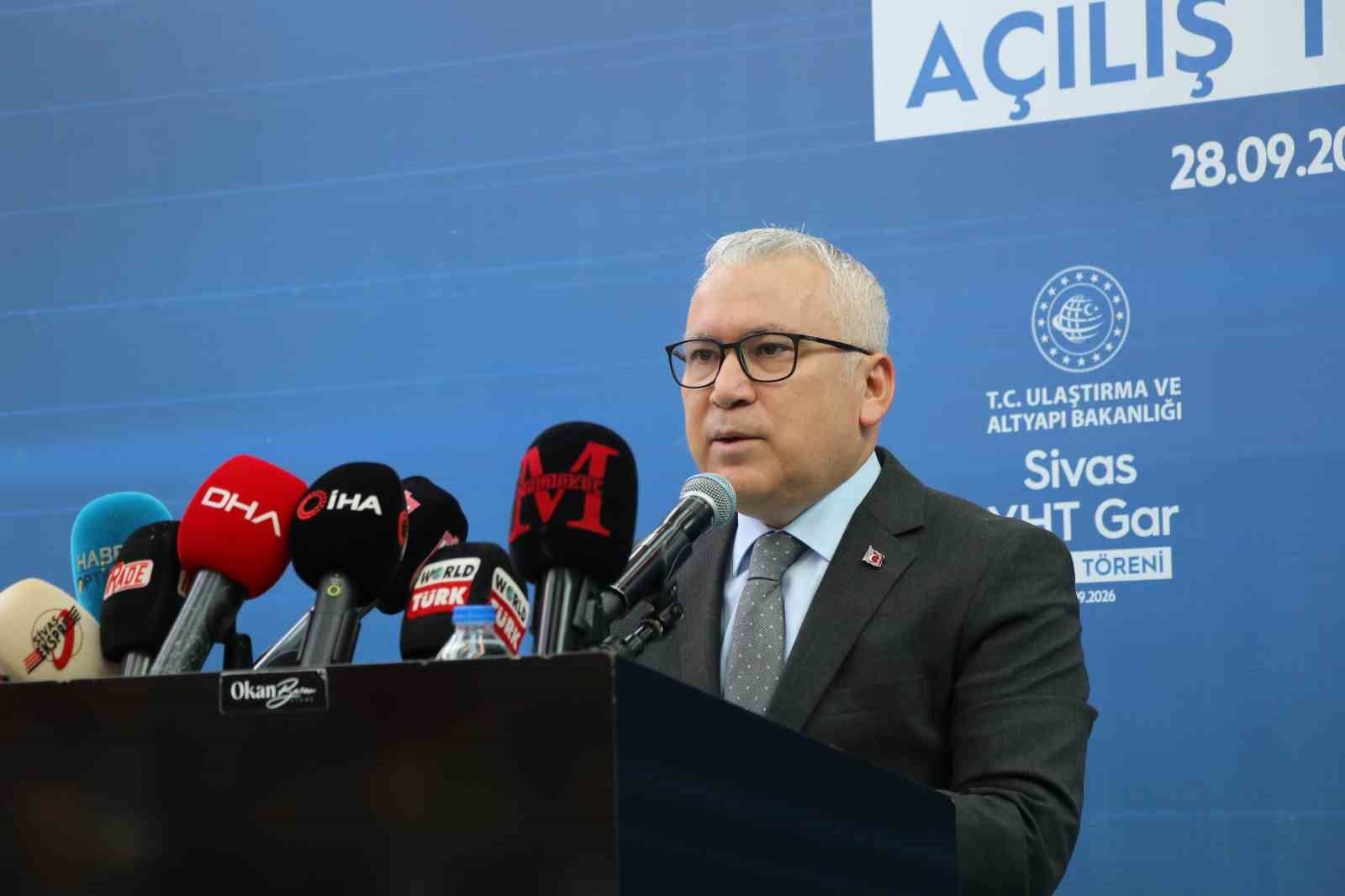 Sivas’ta yeni gar binası törenle hizmete açıldı