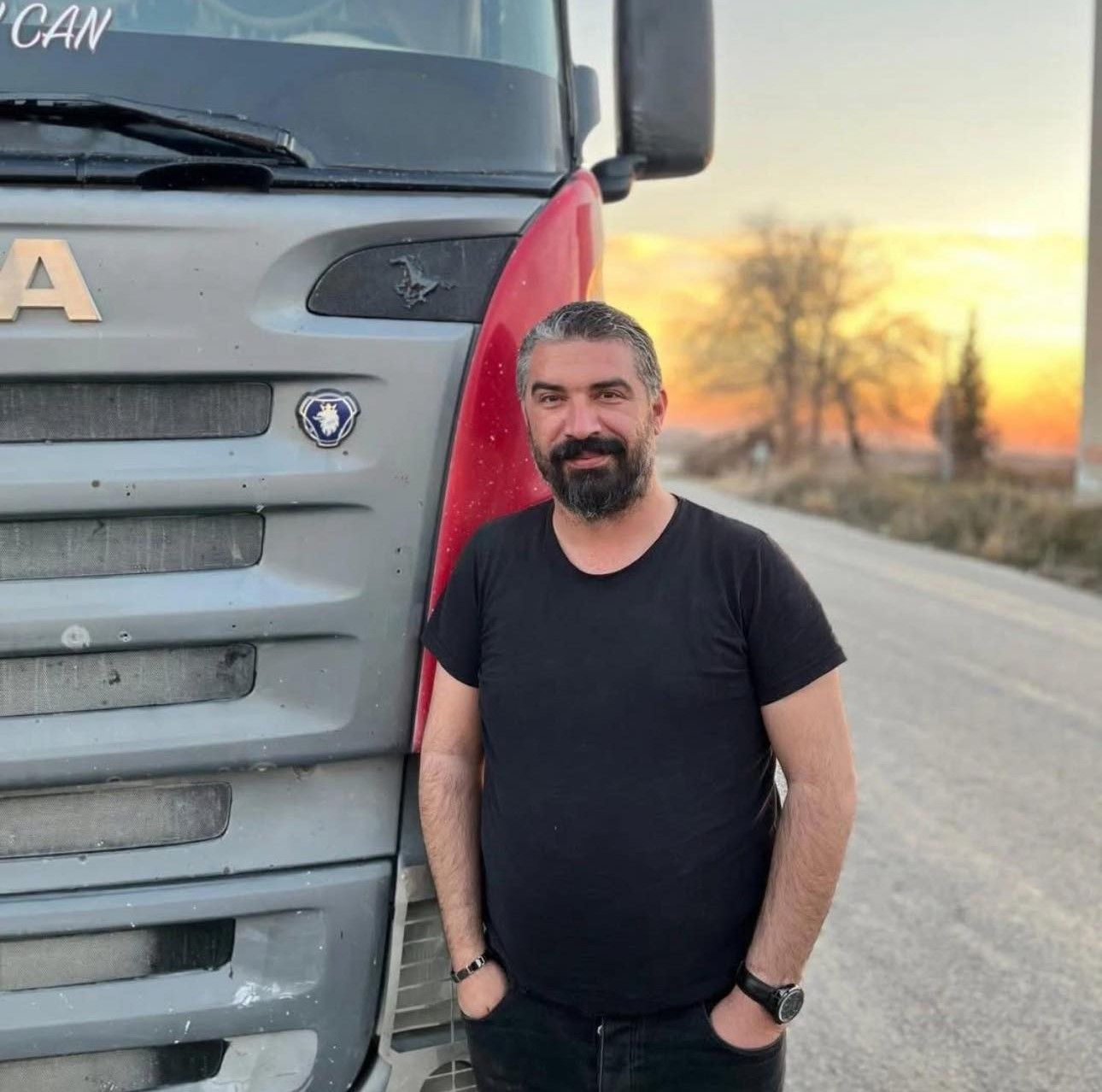Sivas Tır Devrildi: Divriği’de 2 Kişi Hayatını Kaybetti
