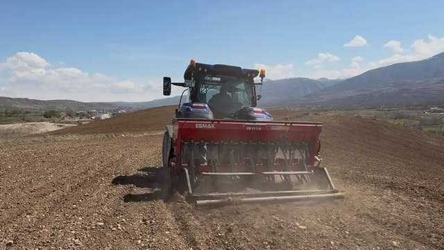 Akıncılar’da Üreten Belediyecilik Hamlesi: Nohut Ekimiyle Tarımda Yeni Dönem