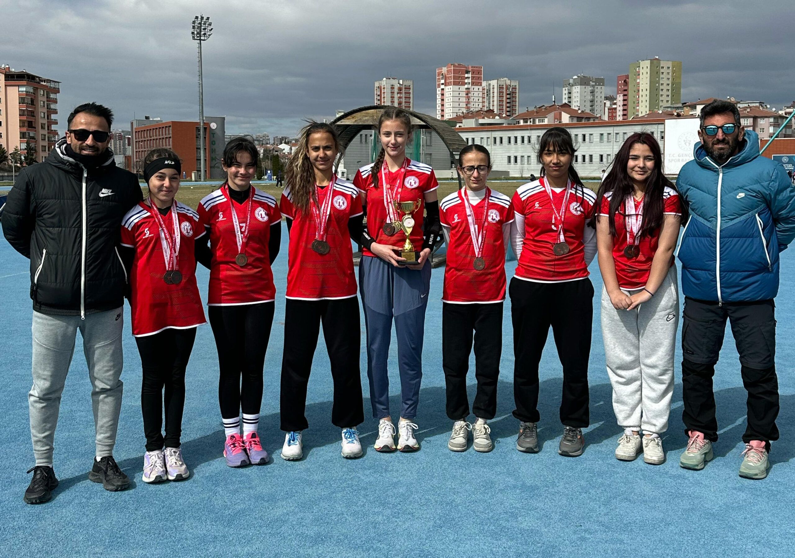 Beypazarı’nda eğitim gören öğrenciler atletizm yarışmalarına katıldı - Birlik Haber Ajansı