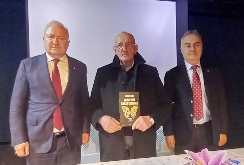 BHA Muhabiri Özcan’a Çırakoğlu ve Bakır’dan imzalı kitap - Birlik Haber Ajansı