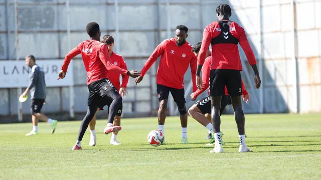Sivasspor, Ankara Keçiörengücü Maçı Hazırlıklarını Sürdürüyor