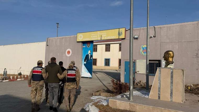 Kars'ta JASAT tarafından arananlar operasyonla yakalandı - Birlik Haber Ajansı