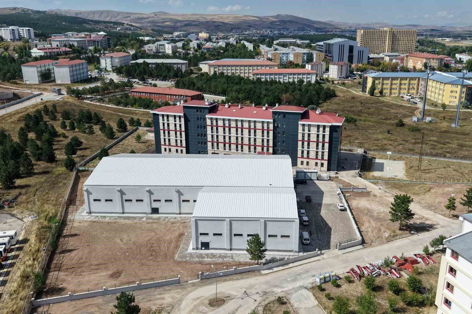 Sivas Valisi Şimşek, üç noktadaki çalışmaları inceledi