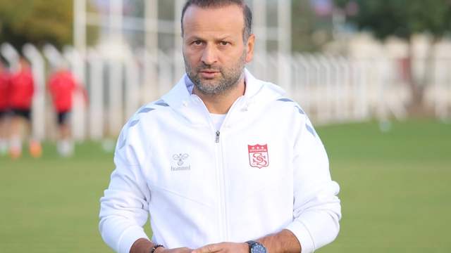 Sivasspor Teknik Direktörü Osman Zeki Korkmaz: "İstifa Gibi Bir Gündemim Yok"