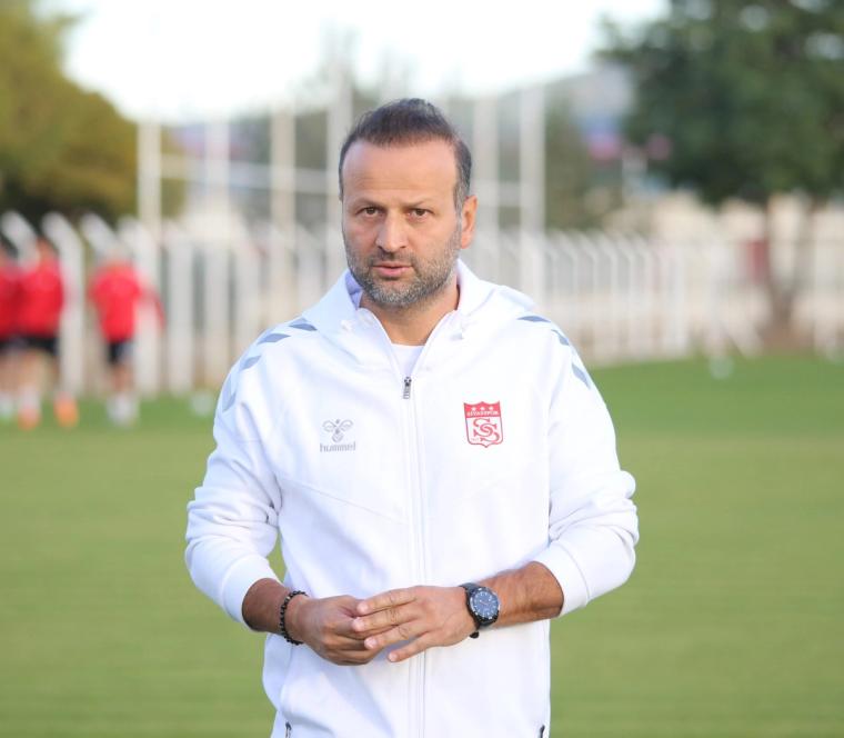 Sivasspor Teknik Direktörü Osman Zeki Korkmaz: "İstifa Gibi Bir Gündemim Yok"