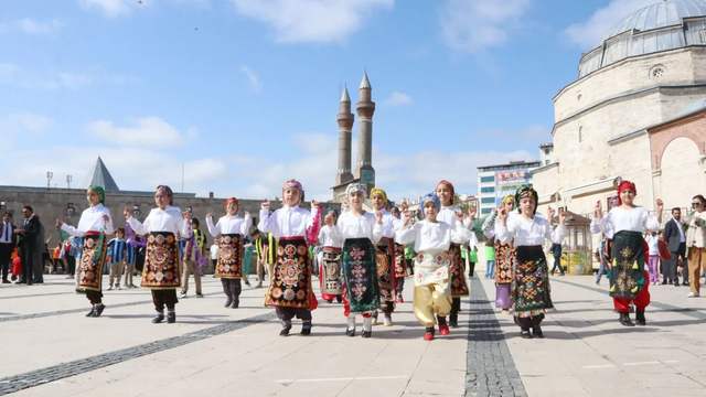 Sivas’ta Geleneksel Çocuk Oyunları Şenliği 2025’te Renkli Görüntülere Sahne Oldu