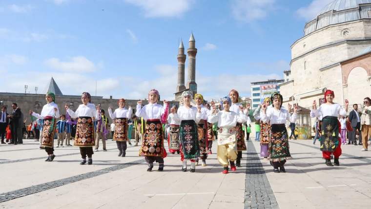 Sivas’ta Geleneksel Çocuk Oyunları Şenliği 2025’te Renkli Görüntülere Sahne Oldu