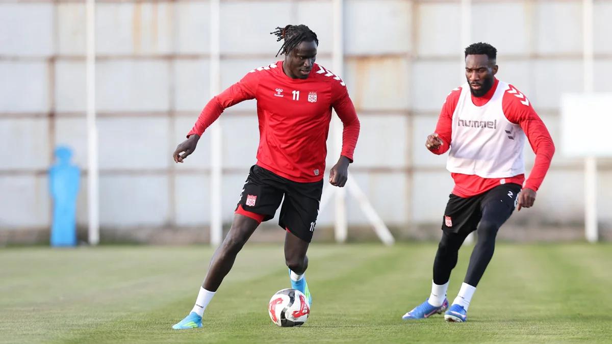 Sivasspor, Çorum Deplasmanı İçin Start Verdi: Kritik Maç Öncesi İlk Antrenman Yapıldı