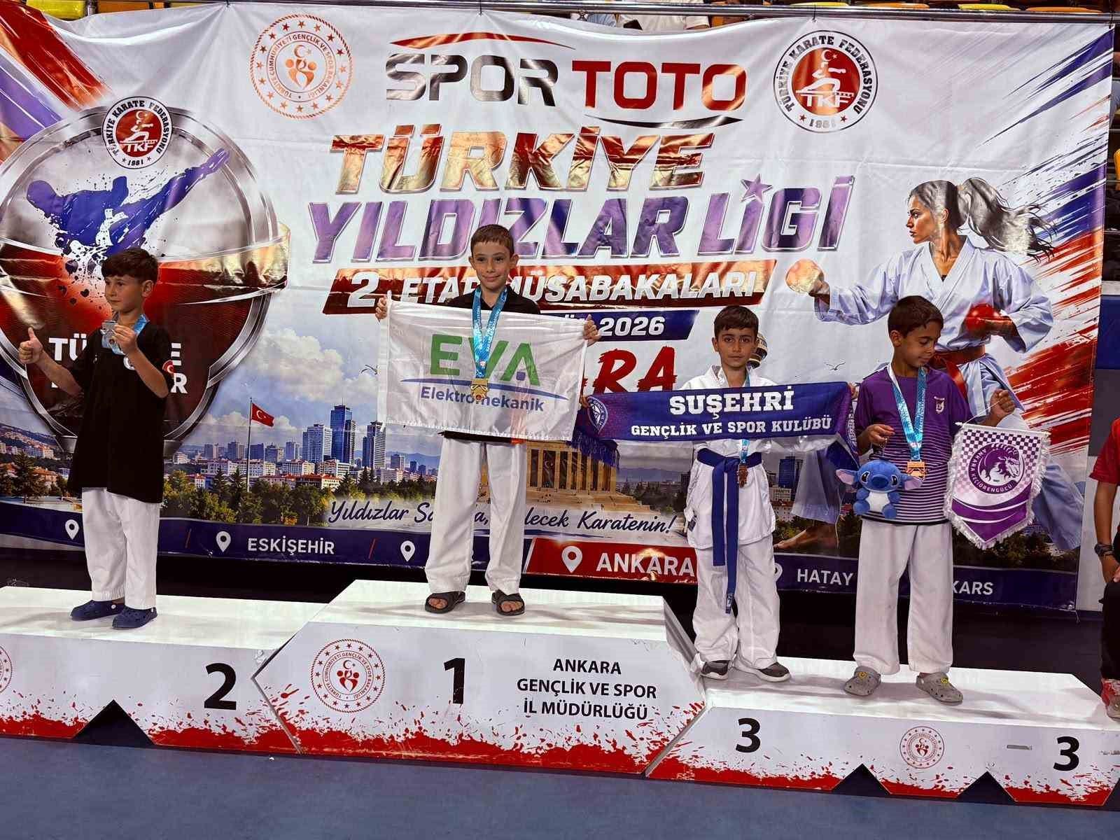 Sivas ekibinin Ankara’daki karate bilançosu: 6 madalya
