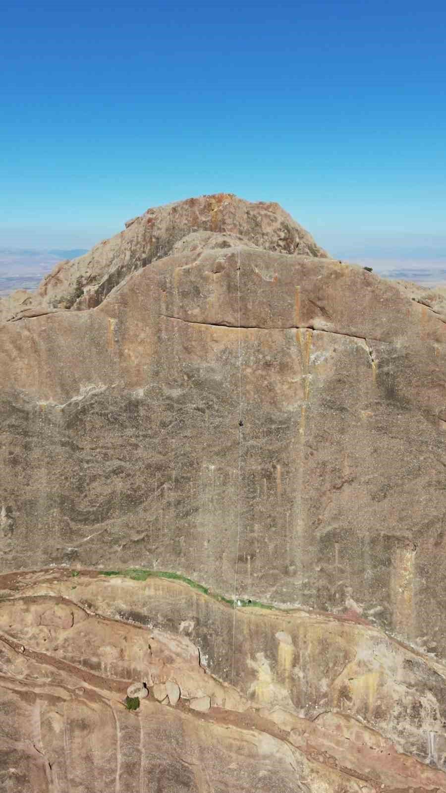 Sivas'ta Nefes Kesen İniş! 80 Metreden Aşağıya İndiler