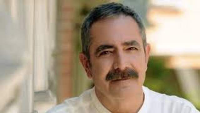 Fatih Kısaparmak Kimdir? Hayatı, Kariyeri ve Eserleri