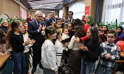Şehit Uzman Çavuş Ümit Üzüm’ün Kızlarına Duygulandıran Doğum Günü Sürprizi