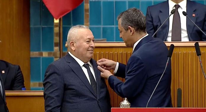 Cemal Enginyurt ve Salih Uzun CHP'de: Rozetleri takıldı - Birlik Haber Ajansı