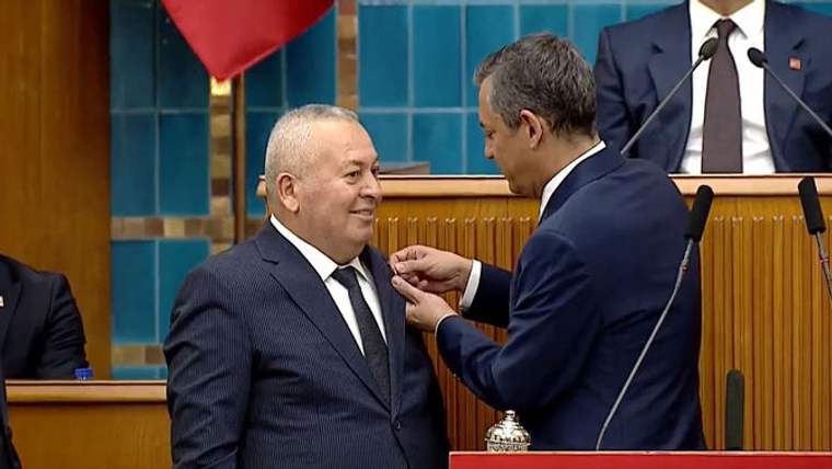 Cemal Enginyurt ve Salih Uzun CHP'de: Rozetleri takıldı - Birlik Haber Ajansı