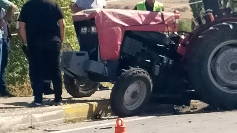 Sivas'ın İmranlı İlçesinde Meydana Gelen Trafik Kazasında 3 Yaralı