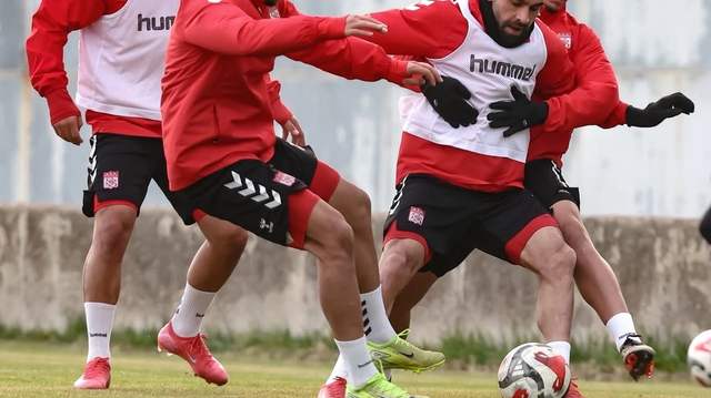 Trendyol 1. Lig: Özbelsan Sivasspor - Çorum FK Maçı Hazırlıkları Başladı