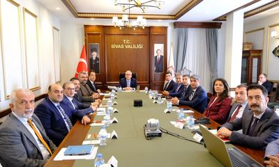 Sivas'ta Yeni Hastane İnşaatı Gündemde: Vali Şimşek Başkanlığında Değerlendirme Toplantısı Yapıldı