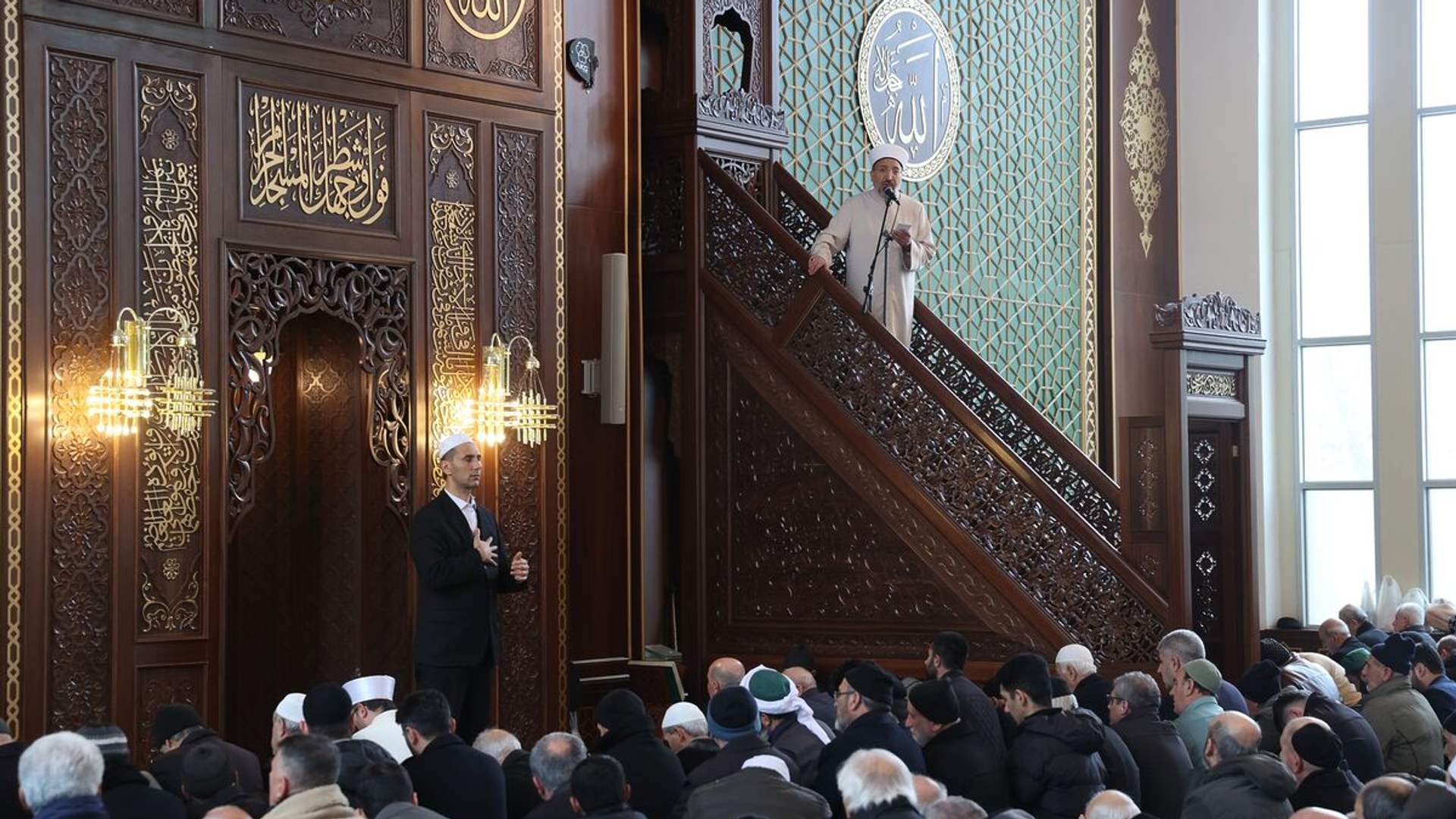 Sivas’taki camilerde okunacak hutbede, eğitimde bilgi, ahlak ve değerlerin birlikte ele alınması istendi.