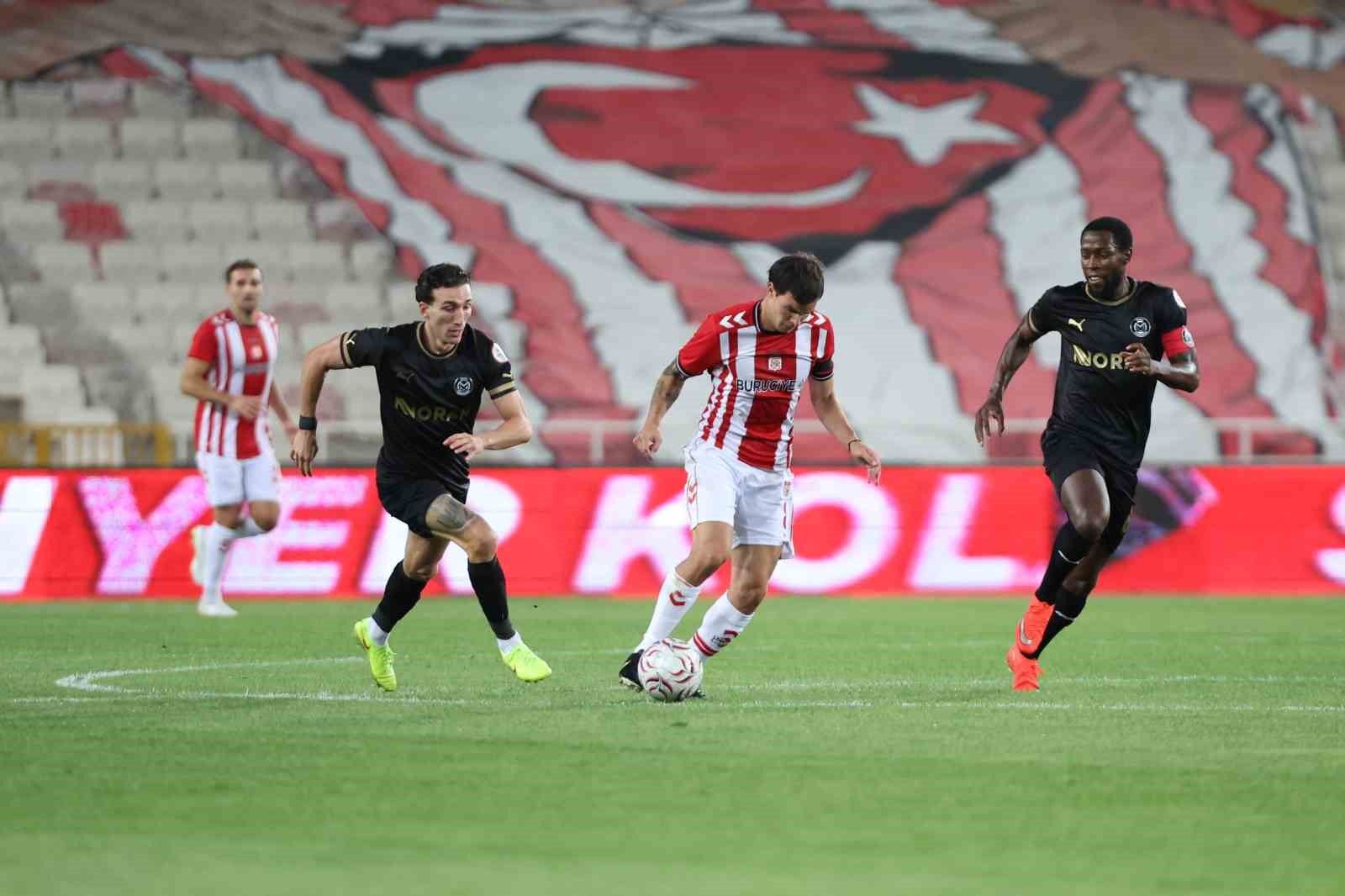 “iki kez öne geçmesine rağmen” Sivasspor galibiyete ulaşamadı
