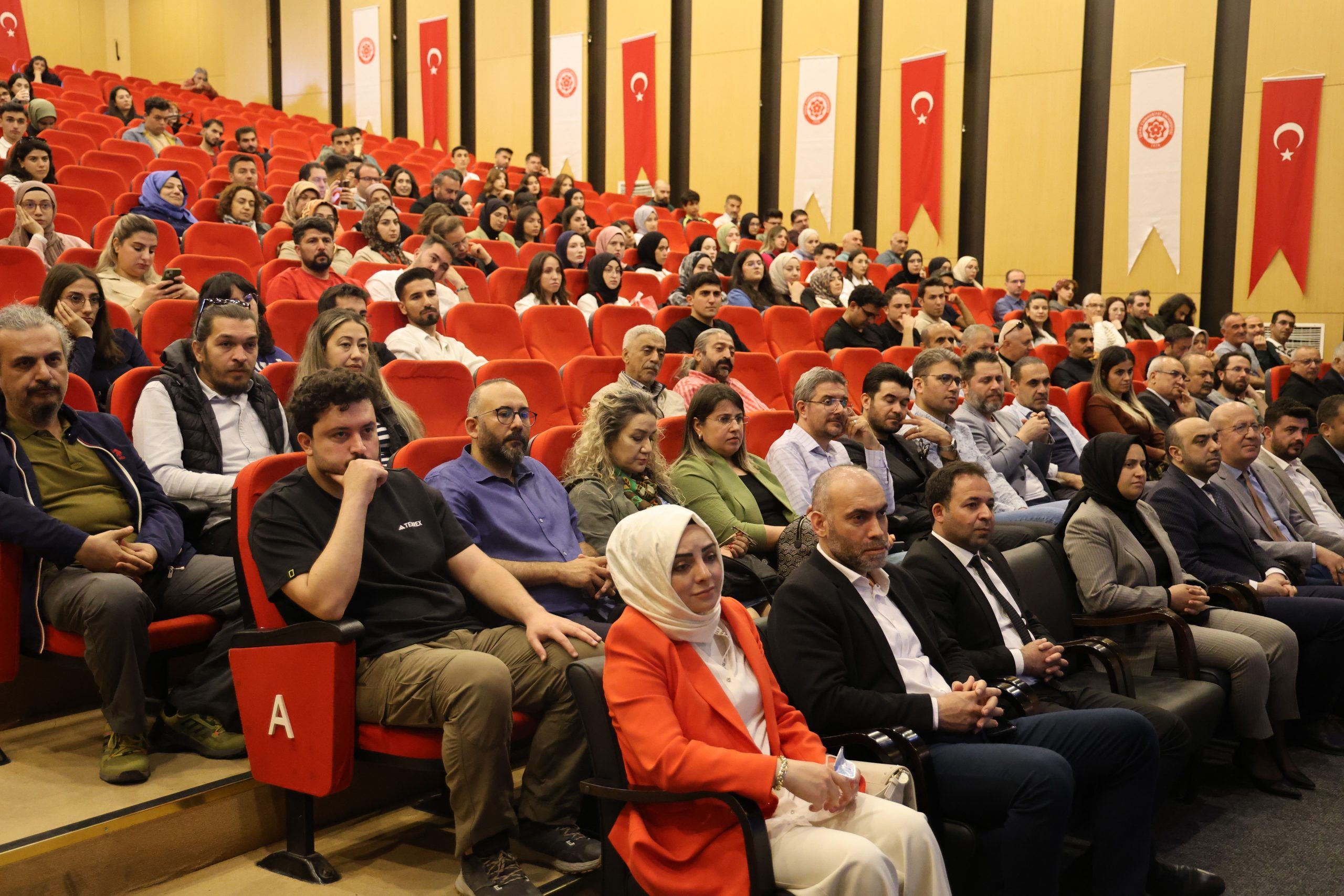 Sivas Cumhuriyet Üniversitesi’nde "Doğanın Renkleri İle Buluşuyoruz" Paneli Düzenlendi