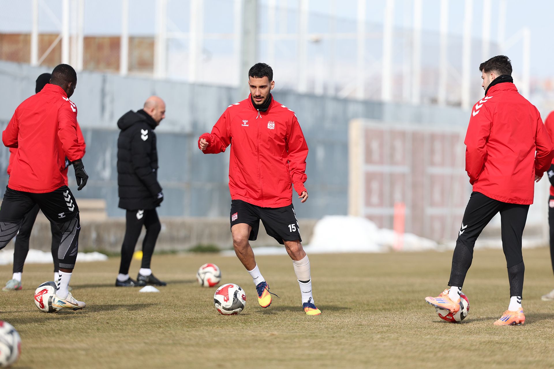 Özbelsan Sivasspor’da Pendikspor Mesaisi Hız Kesmiyor: Taktik Ağırlıklı Antrenman
